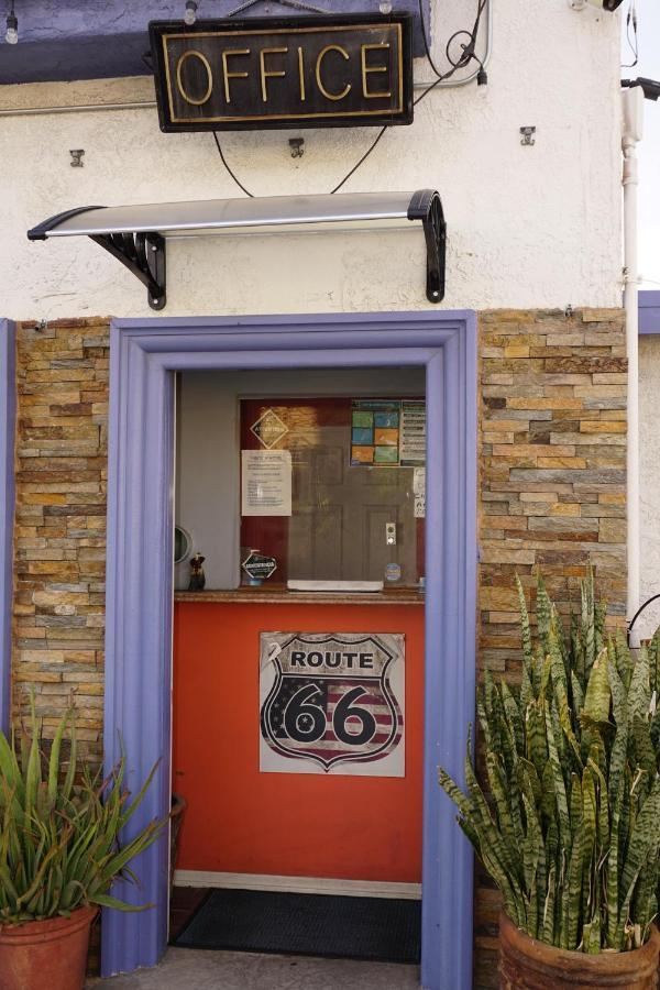 Route 66 Motel - Rialto Dış mekan fotoğraf